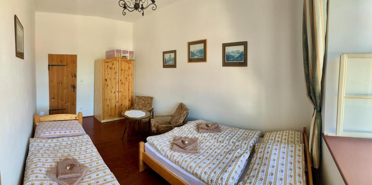 Zamek Mokrosuky Εξωτερικό φωτογραφία