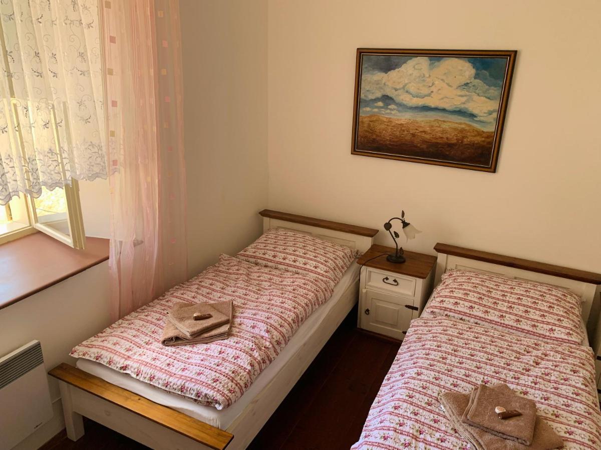 Zamek Mokrosuky Εξωτερικό φωτογραφία